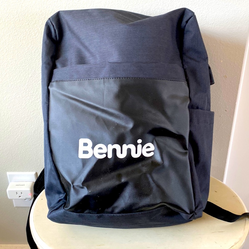 Clean Leed’s Backpack Black USB Cord Laptop Space